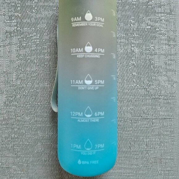 USED ONCE: Sahara Sailor Water Bottle, 32oz Motivational Sports Water Bo… - Picture 8 of 9